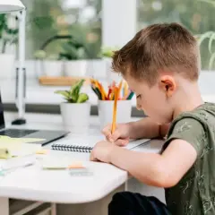 Jak szkoła w chmurze jest finansowana i czy to wpływa na jakość edukacji?