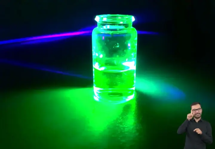 Czym jest zjawisko fluorescencji - prosty przewodnik po tajnikach natury