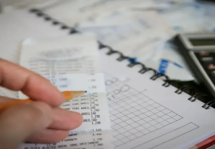 Jak skutecznie zarządzać długami i odzyskać kontrolę nad finansami?