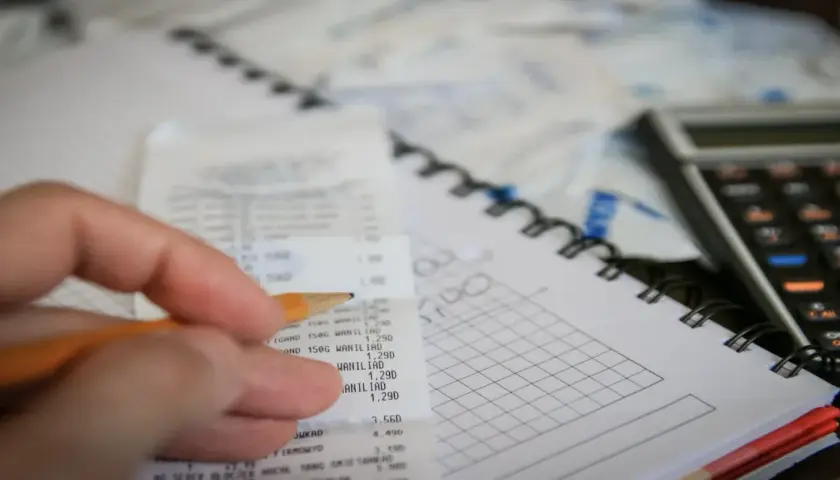 Jak skutecznie zarządzać długami i odzyskać kontrolę nad finansami?