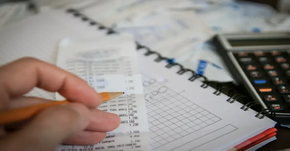 Jak skutecznie zarządzać długami i odzyskać kontrolę nad finansami?