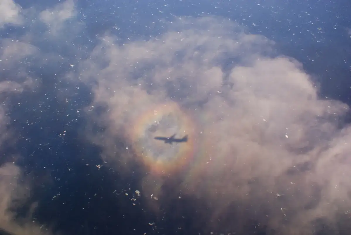 Zdjęcie Gloria zjawisko optyczne: fascynujące spotkanie światła z atmosferą